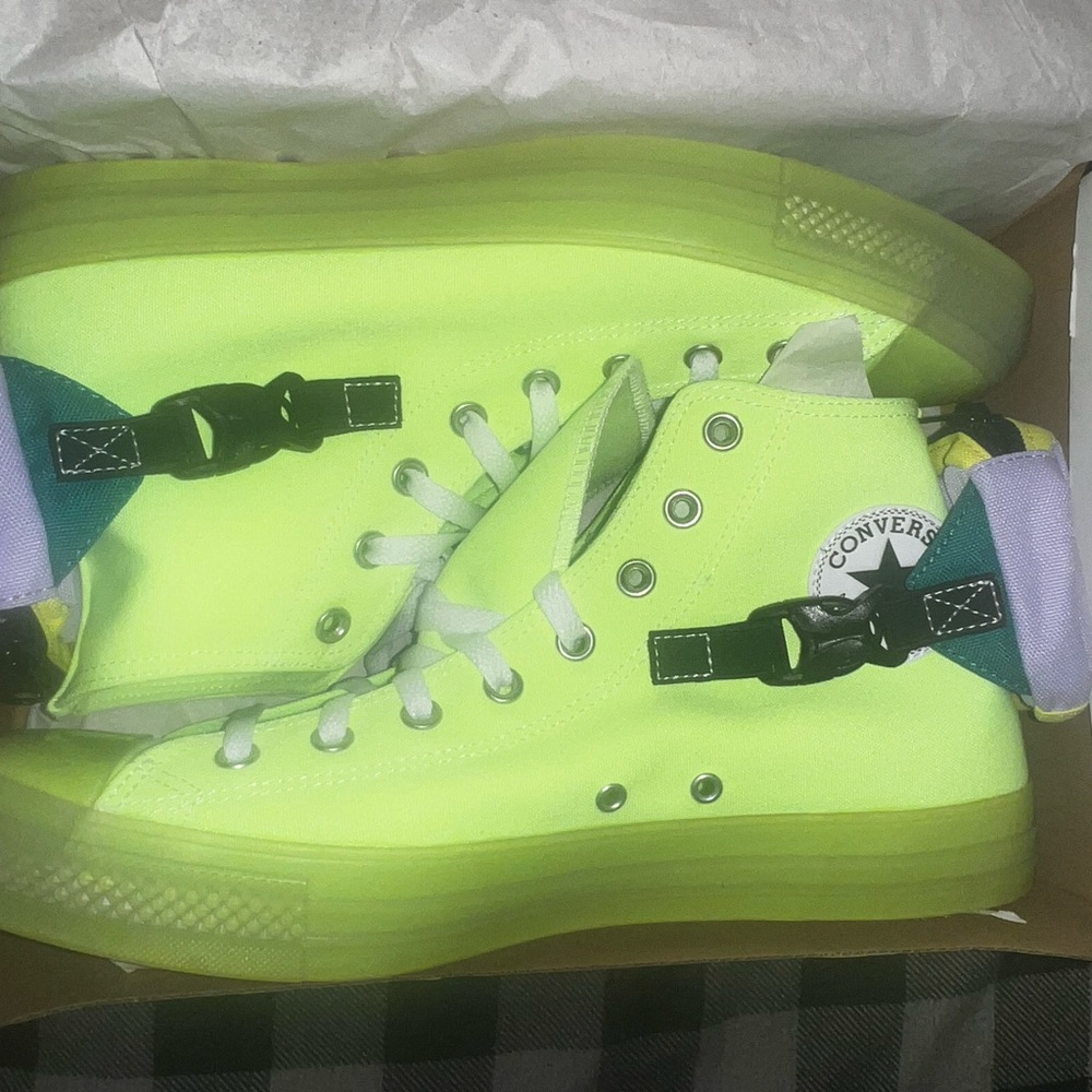 Lime green chuck Taylor’s size 13 new with box